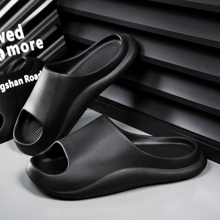 A Couple of Flip-flops for Men To Wear Outside in Summer. They Are Lightweight, Anti-slip and Casual Cooling Slippers