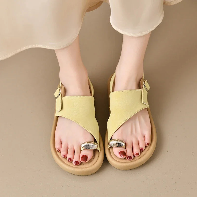 2025 New Elegant Roman Sandals Women's Summer Outdoor Wear Low Heel Unique Design Sensation Retro Beach Sandals
