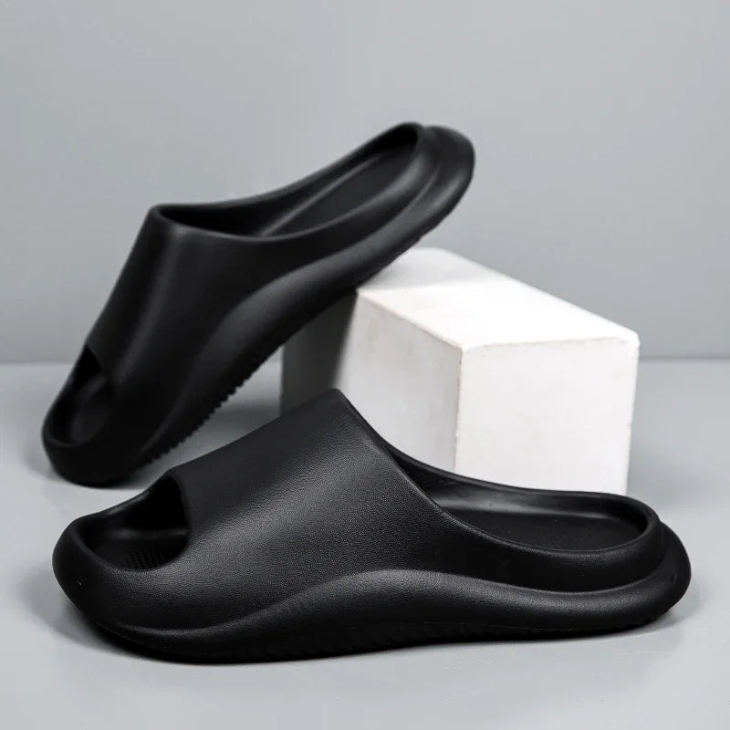 A Couple of Flip-flops for Men To Wear Outside in Summer. They Are Lightweight, Anti-slip and Casual Cooling Slippers