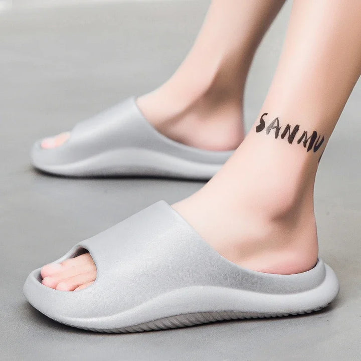 A Couple of Flip-flops for Men To Wear Outside in Summer. They Are Lightweight, Anti-slip and Casual Cooling Slippers
