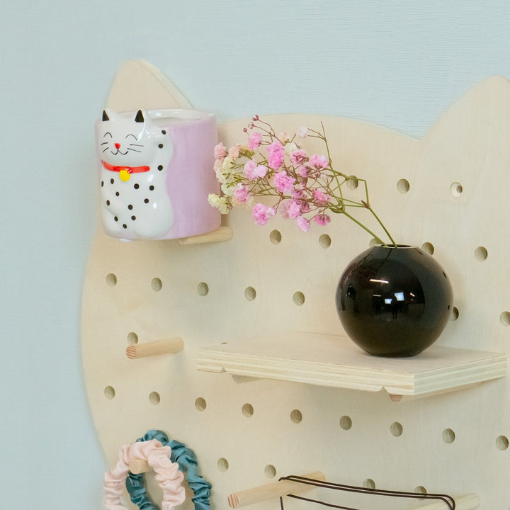 Pegboard-organizer in Kitty Shape