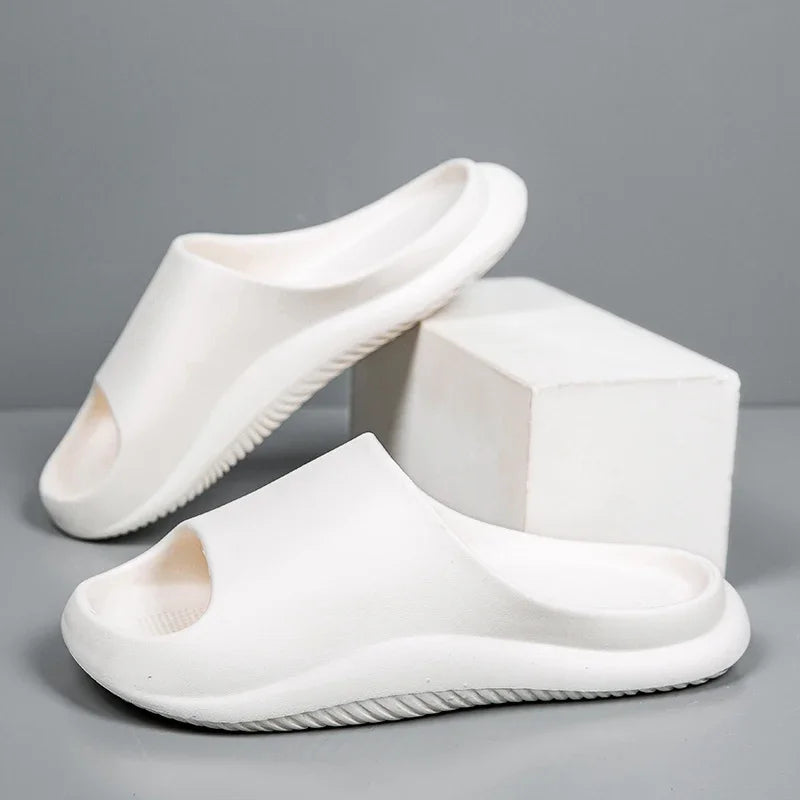 A Couple of Flip-flops for Men To Wear Outside in Summer. They Are Lightweight, Anti-slip and Casual Cooling Slippers