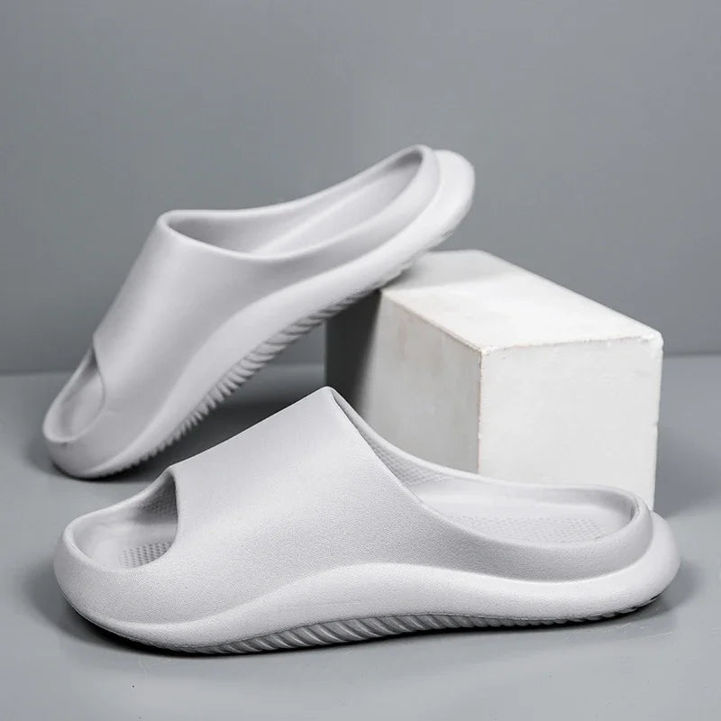 A Couple of Flip-flops for Men To Wear Outside in Summer. They Are Lightweight, Anti-slip and Casual Cooling Slippers